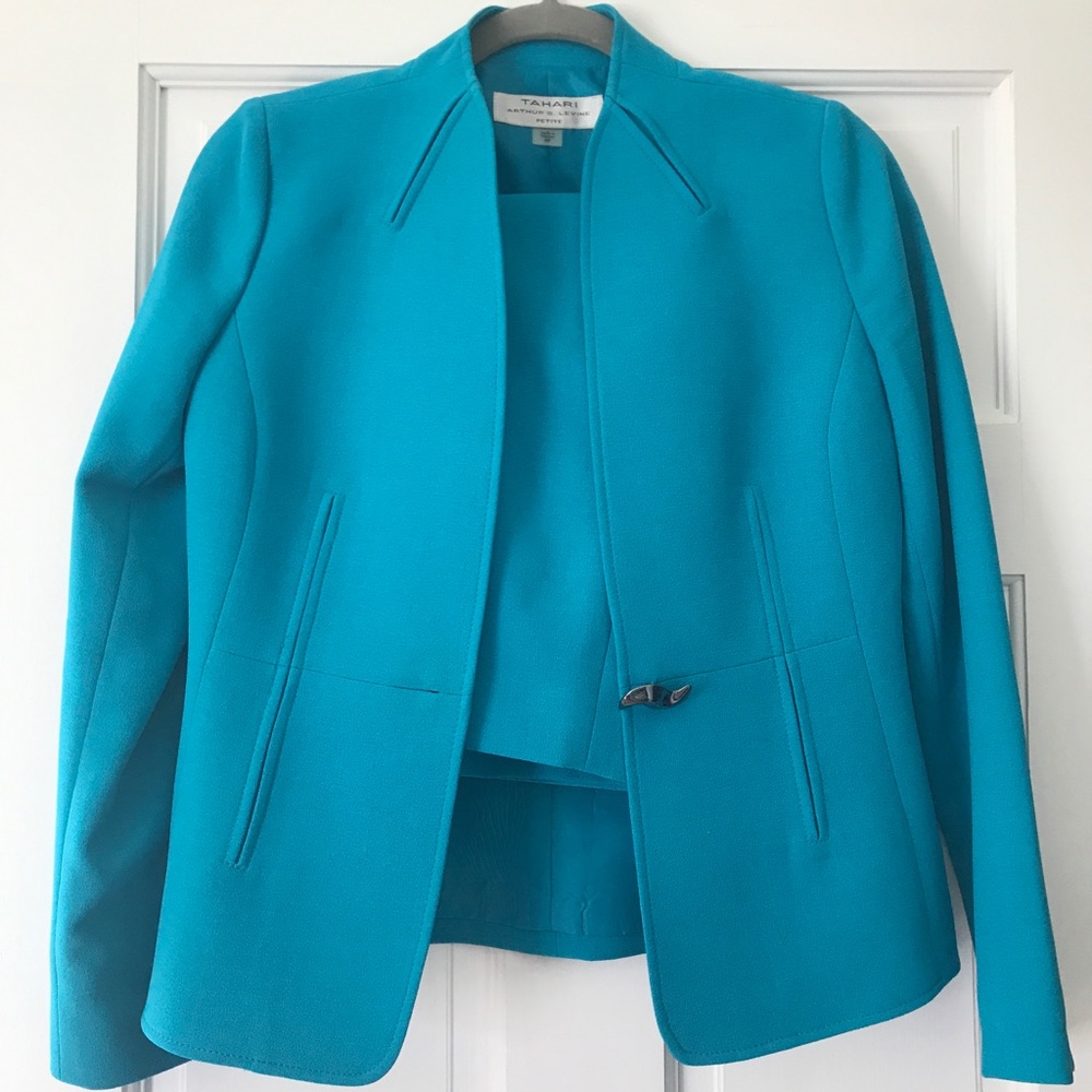 Tahari skirt suit